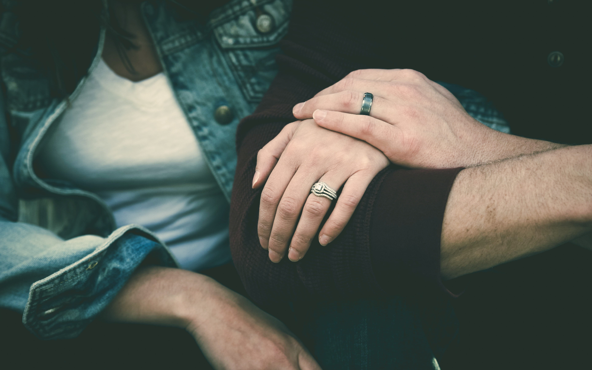 How to Support A Friend Who Lost a Parent: Guidance for Young Adults